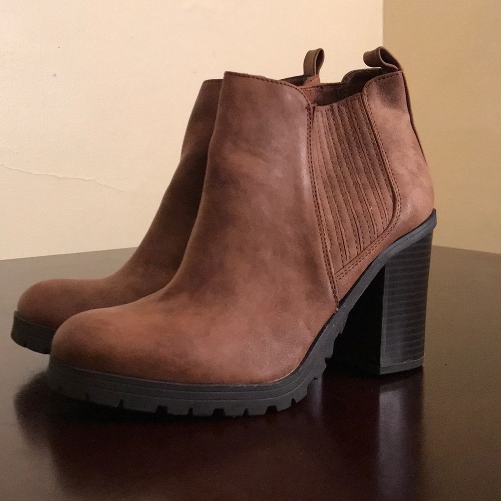Sam & Libby size 7 chunky heel
